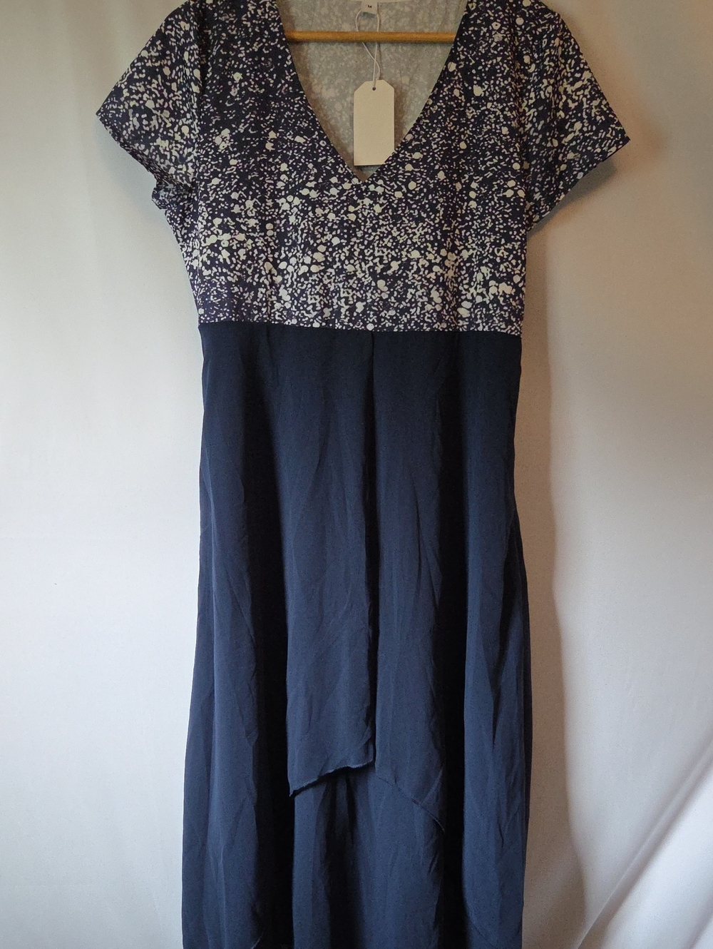 Floral Print V-Neck Short Sleeve Midi Dress in Navy and White